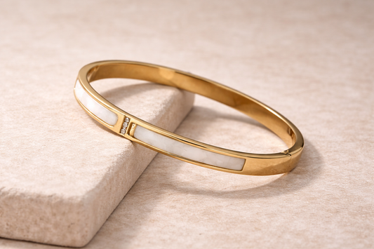 The Lila Shell Bangle