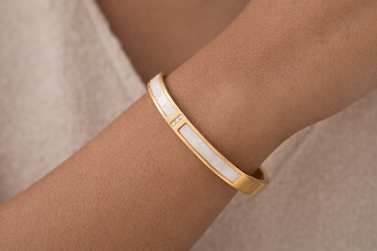 The Lila Shell Bangle