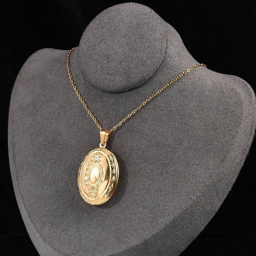 Stori Locket Necklace